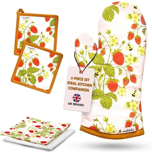 Muldale Oven Mitt and Kitchen Towel Set. Strawberry Dish and Pot Holders. - Picture 2 of 10